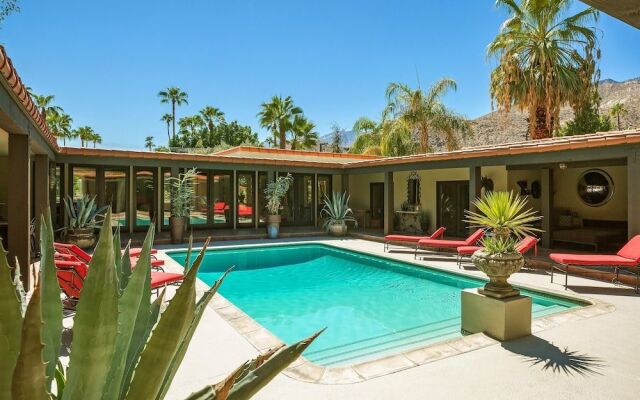 Villa Carmelita - The Sonny & Cher House