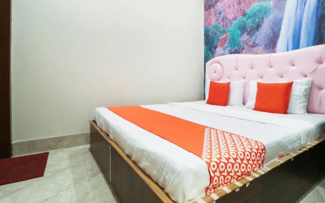 Hotel Cafe 21 by OYO Rooms