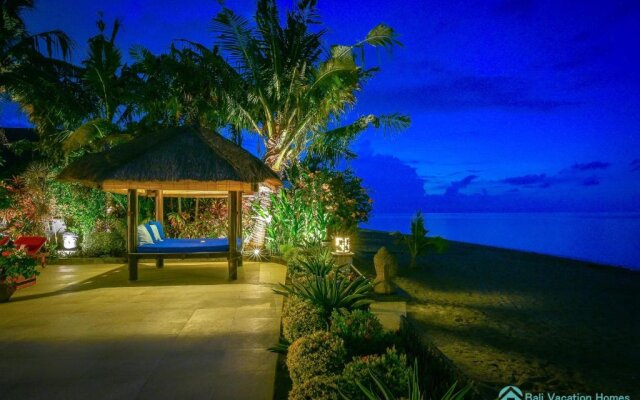 Villa Kamboja Intimate Luxury Lovina Beach Villa