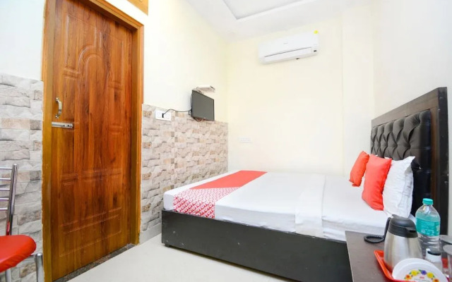 OYO 38733 The Sai Palace