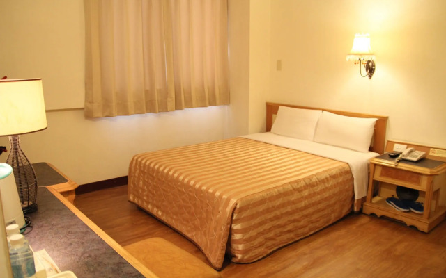 Riverside Hotel