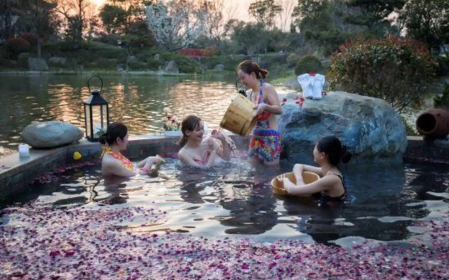Jiashan Yunlan Bay Honglu  Yuanlin Hotel