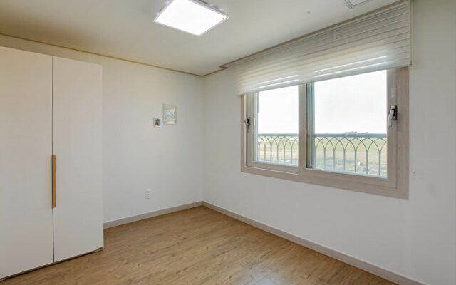 Jeju Airport Road Pension