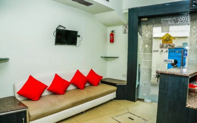SR Inn By OYO Rooms