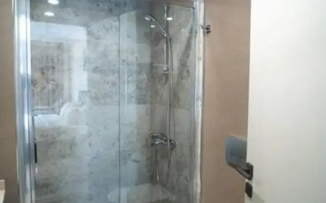 3 B Luxury Apt Near Arena Park AVM