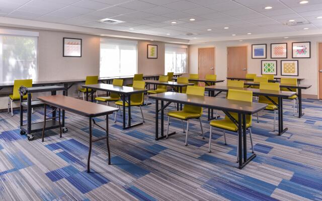 Holiday Inn Express & Suites Lacey – Olympia by IHG