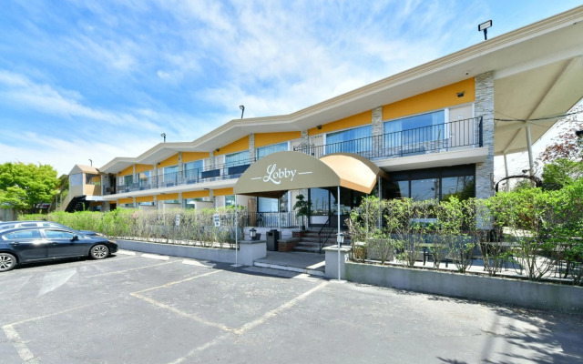 The Freeport Inn and Marina
