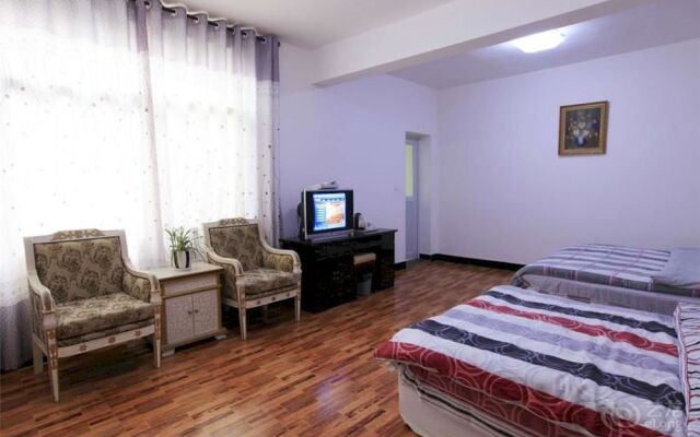 Zhangjiajie Base Youth Hostel