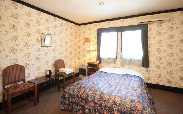 Petit Hotel & Restaurant Old Age
