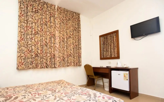 Ginot Yam Hotel