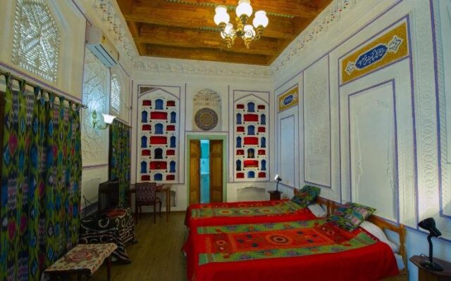 Bibi-Khanym Hotel