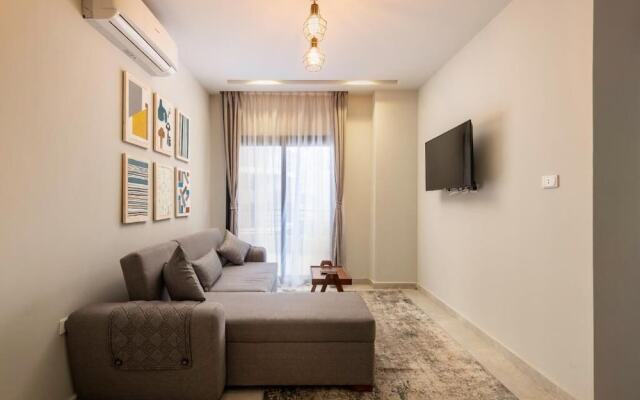 Travelholic Residence Golden Gates