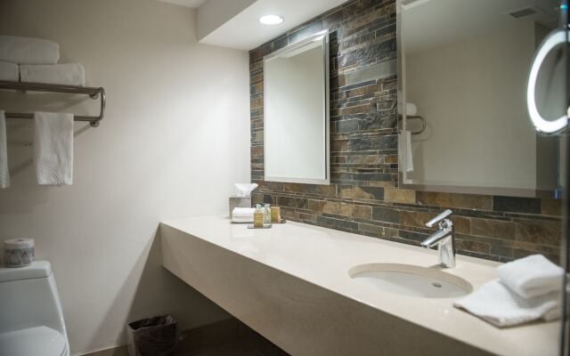 Doubletree By Hilton Gatineau-Ottawa