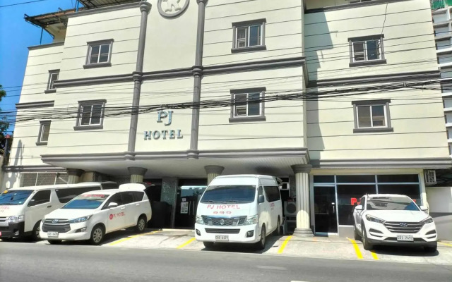 OYO 700 Pj Inn Hotel