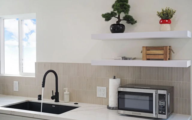 Oceanview Sunset View 3BR Luxe Home Yard