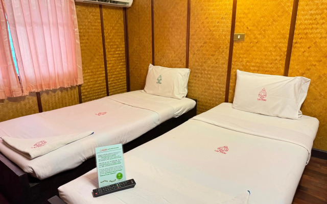 Collection O Khu Mueang near Tha Phae Gate (formerly Lai Thai Guesthouse)