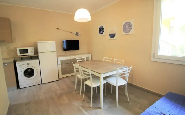 Spacious Apartment in Rosolina Mare near Sea