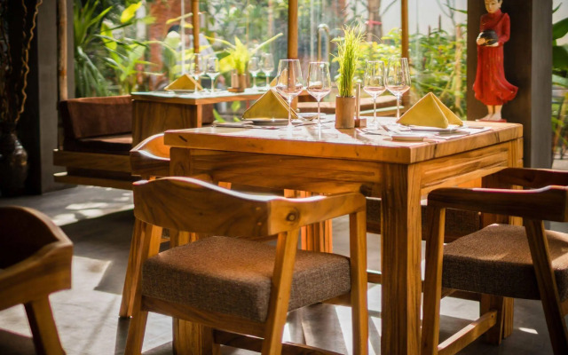 Les Bambous Luxury Hotel