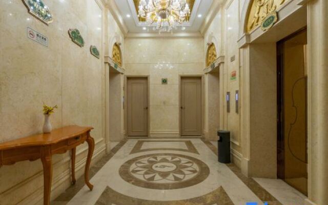 Vienna Hotel (Yichun High-speed Railway Station Wanda)