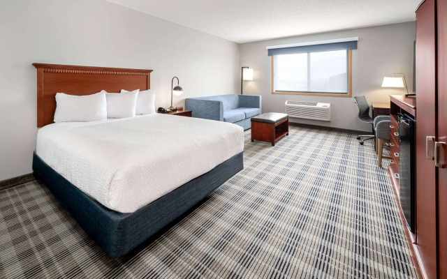 AmericInn by Wyndham Valley City - Conference Center