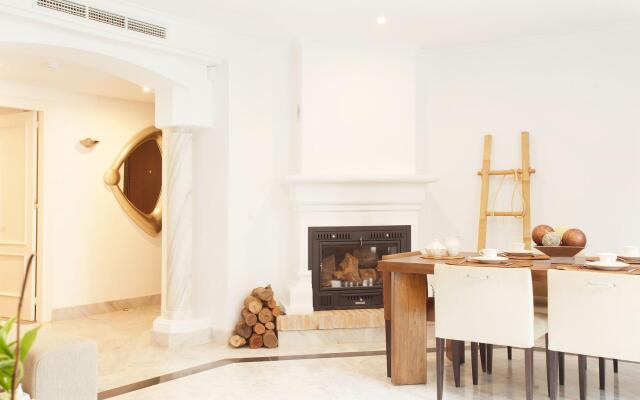 White Pearl Beach Elviria H1