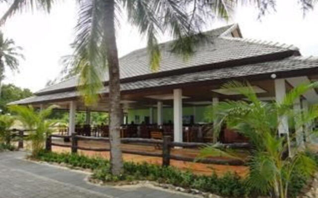 Khanom Sunrise Beach Hotel