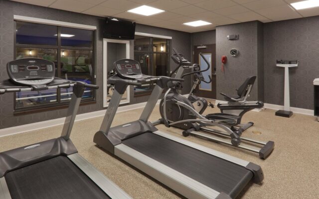 Holiday Inn Express Hotel & Suites Fulton by IHG