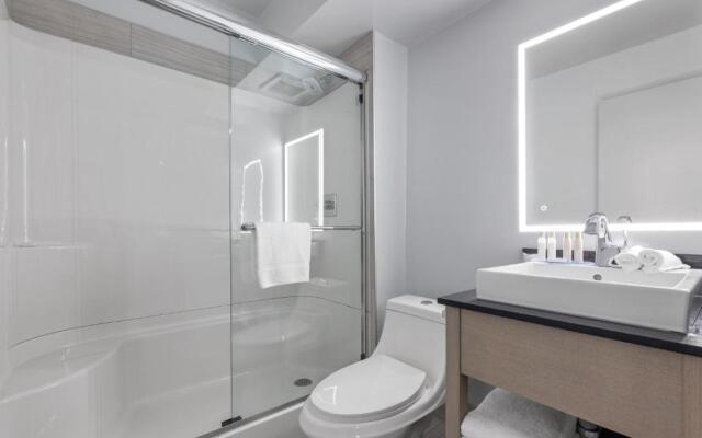 Emerald Hotel & Suites