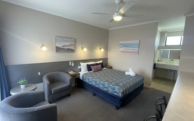 Paddle Wheel Motel
