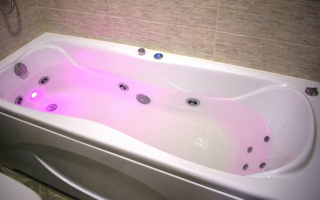 Апарт-отель JACUZZI VIP SMART ApartHotel