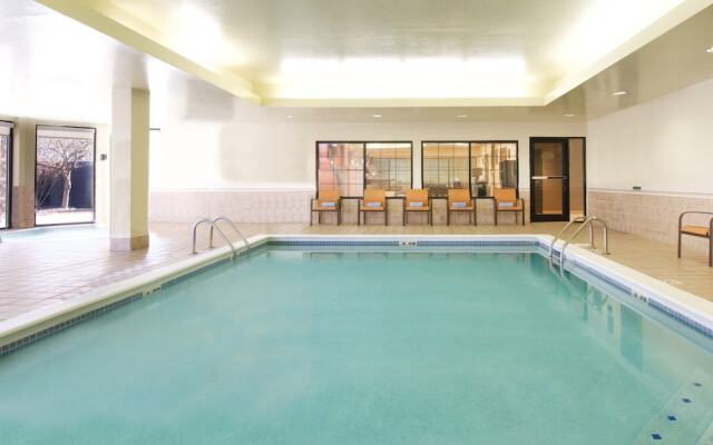 Country Inn & Suites by Radisson Columbus Edinburgh