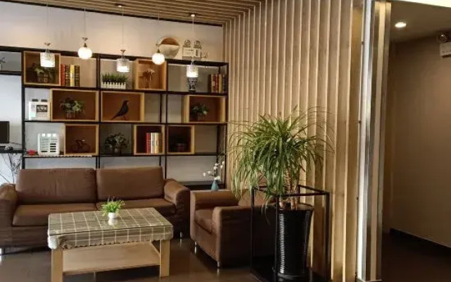 Yiheng Hotel (Shanghai Hongqiao Beixinjing Subway Station)