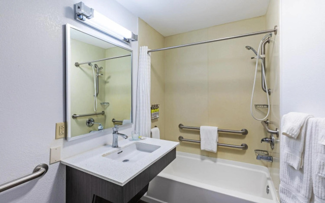 Candlewood Suites Hattiesburg by IHG