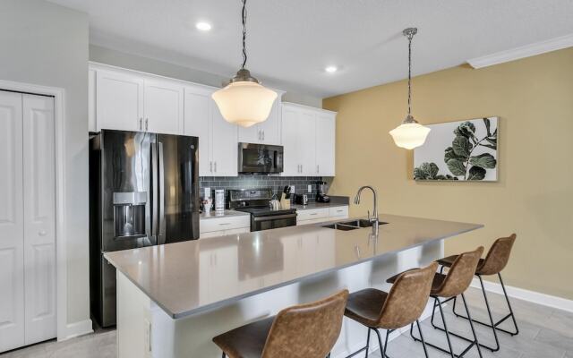Stylish Family Home Private Pool Stl111
