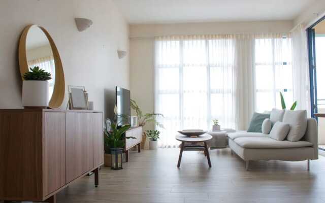 2 Bedroom Penthouse Apartment with Harbour Views