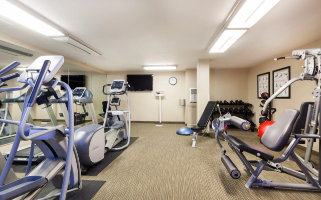 Holiday Inn Metairie New Orleans by IHG