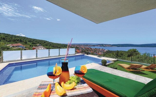 Beautiful Home in Trogir With Sauna, Wifi and 6 Bedrooms