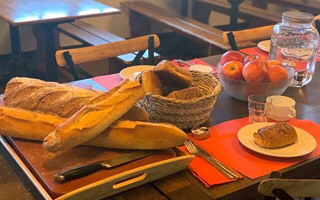 Freeride Hostel & Bar lounge