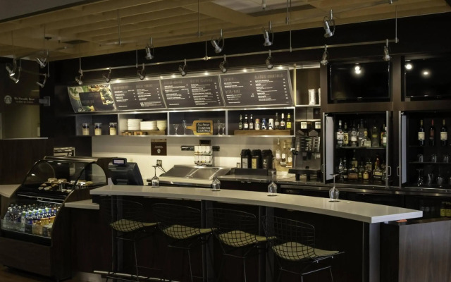 Courtyard by Marriott Kingston Highway 401/Division Street