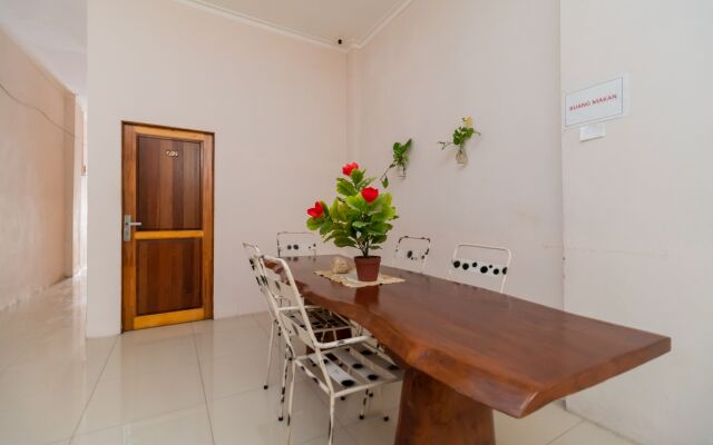 Reddoorz Fella Homestay Medan