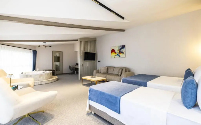 Rossi Luxury Hotel