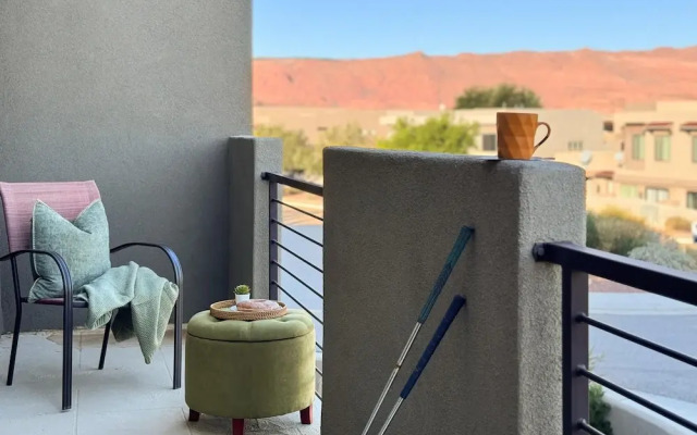 Stargazer Luxury Condo, Rooftop Views, Private Hot Tub