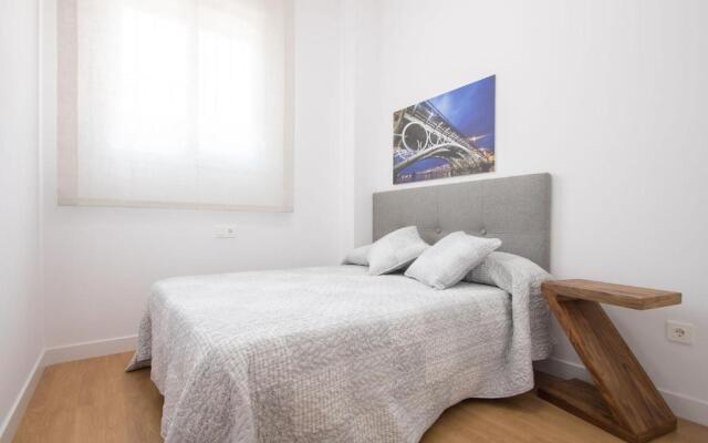 Murallas de Sevilla Apartamento con garaje 4 pax