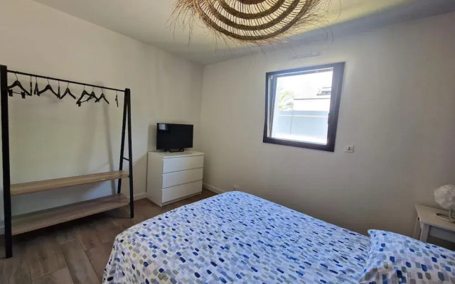 Beautiful House With Heated Pool, Ploemeur