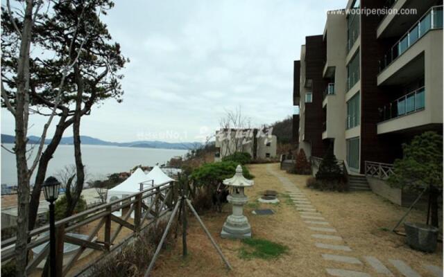 Ganghwado Town House Pension