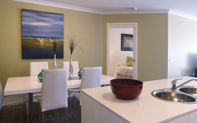 Mollymook Beachfront Executive Apartment