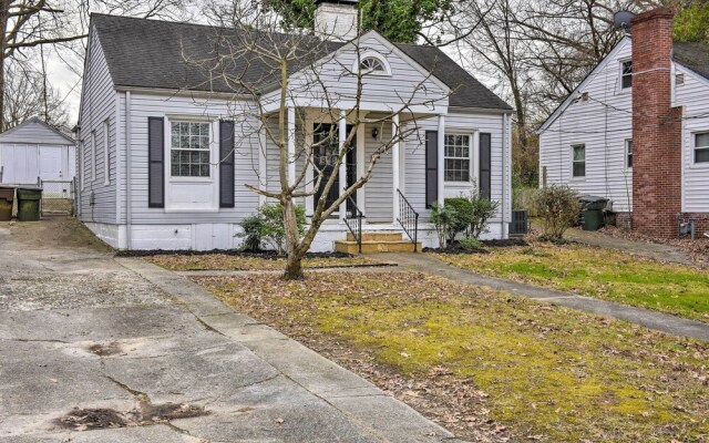 Chic & Cozy Greensboro Home, 2 Mi to Dtwn!