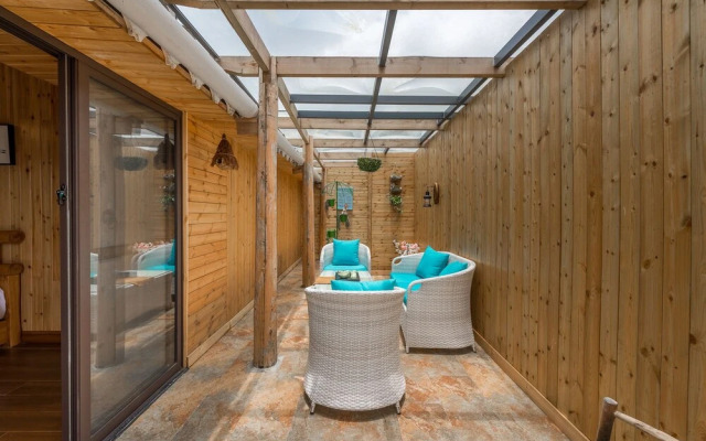 Floral Hotel Moonlit Villa LongJi