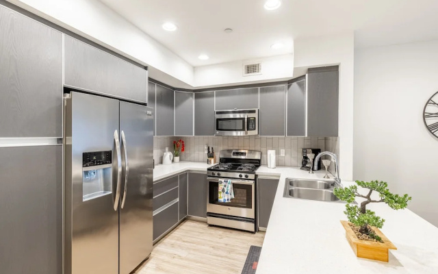 East West Comfort: Hollywood Walk Of Fame Apartments