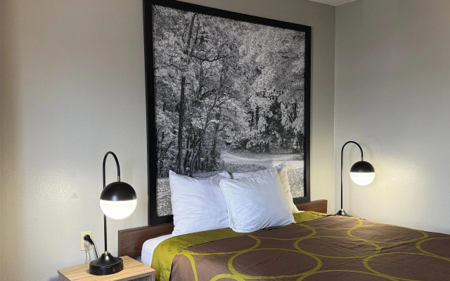Super 8 by Wyndham Evansville East